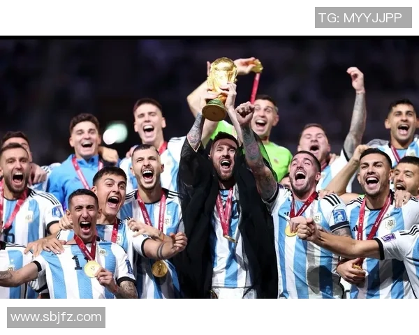梅西带领阿根廷征服世界杯巅峰荣耀成为足球历史传奇人物